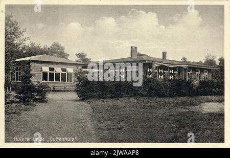 Blick auf die Fassade des Buitenhuis (Dolderseweg/Hoek Hertenlaan) in Bosch en Duin (Gemeinde Zeist) .n.b. Huis ter Heide wird irrtümlich auf der Karte erwähnt. Stockfoto