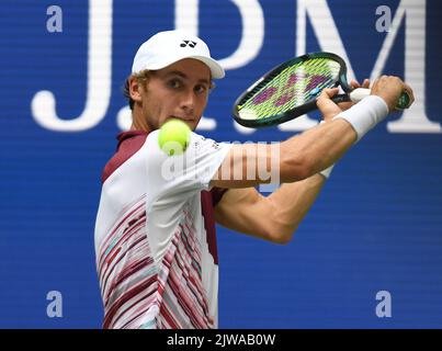 New York, Gbr. 04. September 2022. New York Flushing Meadows US Open Day 7 04/09/2022 Casper Ruud (NOR) gewinnt vierte Runde Kredit: Roger Parker/Alamy Live News Stockfoto