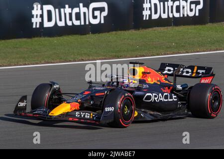 ZANDVOORT, NIEDERLANDE - SEPTEMBER 2: Max Verstappen aus den niederlanden im redbull während des freien Trainings des Grand Prix des N F1 Stockfoto