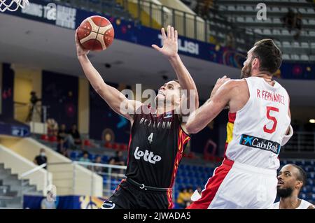 Emmanuel Lecomte von Belgien während des Spiels zwischen Spanien und den belgischen Löwen, Spiel drei von fünf in der Gruppe A bei der EuroBasket 2022, Sonntag, 04. September 2022, im Tbilisi Sports Palace, in Tiflis, Georgien. Die Basketball-Europameisterschaft findet vom 1. Bis 18. September statt. BELGA FOTO NIKOLA KRSTIC Stockfoto