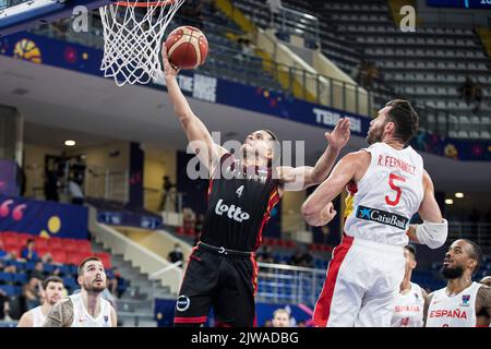 Emmanuel Lecomte von Belgien während des Spiels zwischen Spanien und den belgischen Löwen, Spiel drei von fünf in der Gruppe A bei der EuroBasket 2022, Sonntag, 04. September 2022, im Tbilisi Sports Palace, in Tiflis, Georgien. Die Basketball-Europameisterschaft findet vom 1. Bis 18. September statt. BELGA FOTO NIKOLA KRSTIC Stockfoto