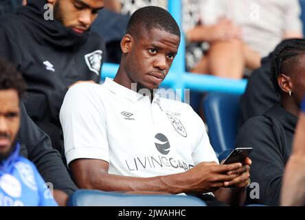 Huddersfield, Großbritannien. 4. September 2022. Luke Mbete von Huddersfield Town während des Sky Bet Championship-Spiels im John Smith's Stadium, Huddersfield. Bildnachweis sollte lauten: Lexy Ilsley/Sportimage Kredit: Sportimage/Alamy Live News Stockfoto