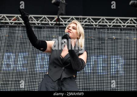 Bristol, Großbritannien. 4. September 2022. SELF ESTEEMführen Sie am 2. Tag beim Forwards Festival, Clifton Downs Park, Bristol 2022 durch. Kredit: Gary Stafford/Alamy Live Nachrichten Stockfoto