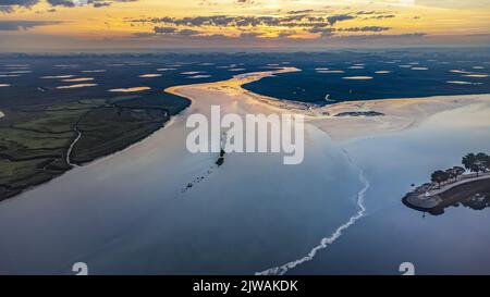 Saint Valery sur Somme, Fotos du Port et de la ville par drone. Stockfoto