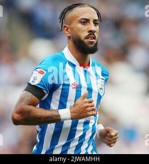 Huddersfield, Großbritannien. 4. September 2022. Sorba Thomas von Huddersfield Town während des Sky Bet Championship-Spiels im John Smith's Stadium, Huddersfield. Bildnachweis sollte lauten: Lexy Ilsley/Sportimage Kredit: Sportimage/Alamy Live News Stockfoto