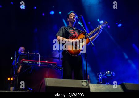 Die mexikanische Band Cafe Tacvba spielt live beim Vive Latino 2022 Music Festival in Zaragoza, Spanien Stockfoto