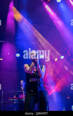 Die mexikanische Band Cafe Tacvba spielt live beim Vive Latino 2022 Music Festival in Zaragoza, Spanien Stockfoto