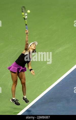 Danielle Collins (USA) tritt in der ersten Runde des US Open Tennis 2022 an. Stockfoto