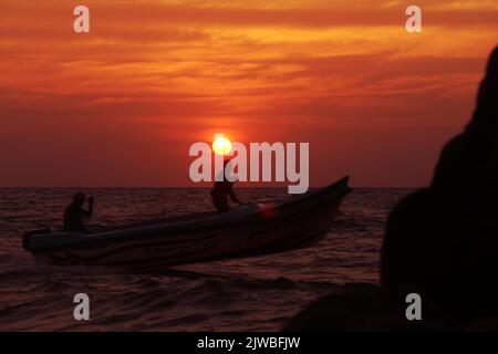 Wunderschöne Sonnenuntergänge am Abend in Sri Lanka Stockfoto