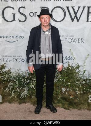 London, Großbritannien. 30. August 2022. Peter Tait hat bei der Weltpremiere von „der Herr der Ringe: Die Ringe der Macht“ im Leicester Square Gardens in London gesehen. (Foto von Brett Cove/SOPA Images/Sipa USA) Quelle: SIPA USA/Alamy Live News Stockfoto