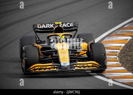 ZANDVOORT - Lando Norris (4) fährt den McLaren MCL36 während des Großen Preises der Niederlande F1 auf dem Circuit Zandvoort am 4. September 2022 in Zandvoort, Niederlande. KOEN VAN WEEL Stockfoto