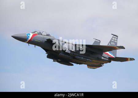 USAF McDonnell Douglas F-15E Strike Eagle 48. Fighter Wing Heritage Jet kommt zum RIAT Royal International Air Tattoo 2022 Stockfoto