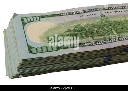 Nahaufnahme einer Packung mit 100-Dollar-Banknoten auf weißem Hintergrund. Schweden. Stockfoto