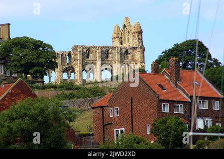 Eine ungewöhnliche Ansicht von Whitby Abbey, North Yorkshire, Großbritannien Stockfoto