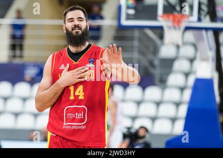 Tiflis, Georgien, 4.. September 2022. Bojan Dubljevic aus Montenegro reagiert während des FIBA EuroBasket 2022-Gruppengleichs Zwischen Bulgarien und Montenegro in der Tbilisi Arena in Tiflis, Georgien. 4. September 2022. Kredit: Nikola Krstic/Alamy Stockfoto