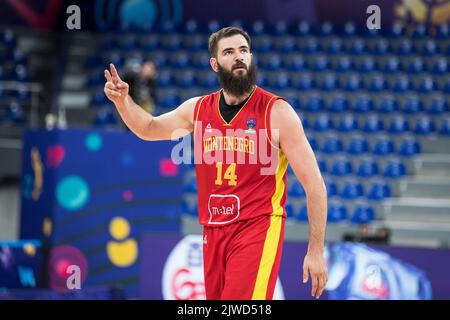 Tiflis, Georgien, 4.. September 2022. Bojan Dubljevic von Montenegro Gesten während der FIBA EuroBasket 2022 Gruppe Ein Spiel zwischen Bulgarien und Montenegro in der Tbilisi Arena in Tiflis, Georgien. 4. September 2022. Kredit: Nikola Krstic/Alamy Stockfoto