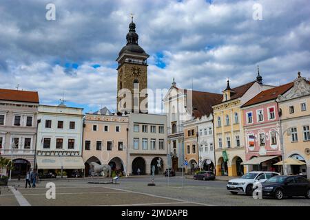 CESKE BUDEJOVICE, TSCHECHIEN - 2. SEPTEMBER 2022: Hauptplatz der größten Stadt in Südböhmen. Stockfoto