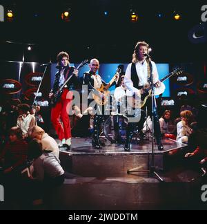 Disco, ZDF Musiksendung, Auftritt von Slade, englische Glam Rock und Hard Rock Band, Deutschland, 1974. Disco, TV-Musikshow, Auftritt von Slade, englischer Glam Rock und Hard Rock Band, Deutschland, 1974. Stockfoto