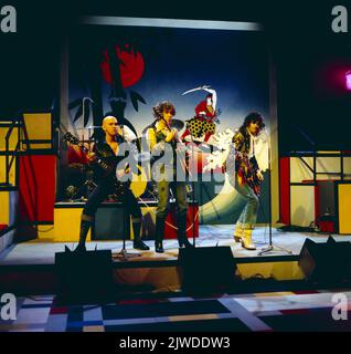 Slade, englische Glam Rock und Hard Rock Band, TV Auftritt in Deutschland, um 1984. Slade, englische Glam Rock- und Hard Rock-Band, TV-Auftritt in Deutschland, um 1984. Stockfoto