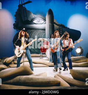 Slade, englische Glam Rock und Hard Rock Band, TV Auftritt in Deutschland, um 1984. Slade, englische Glam Rock- und Hard Rock-Band, TV-Auftritt in Deutschland, um 1984. Stockfoto