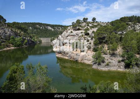 Lac Zola oder Zola See im Sainte Victoire Mountain Nature Reserve Aix-en-Provence Provence France Stockfoto