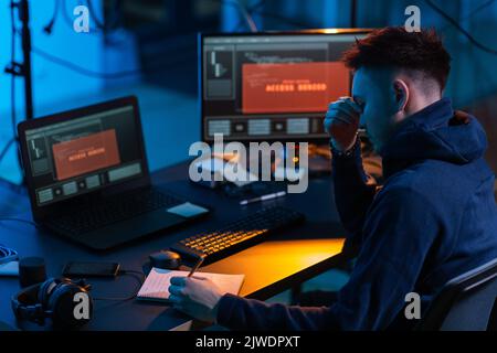 Hacker können in Computer Virus für Cyber Attack Stockfoto