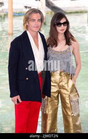 Gemma Chan und Chris Pine kommen am 05. September 2022 zum Don't Worry Darling Photocall im Casino während des Venice International Film Festival (Mostra) 79. in Venedig, Italien. Foto von Aurore Marechal/ABACAPRESS.COM Stockfoto