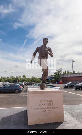 Middlesborough, Großbritannien. Vor kurzem wurde im Riverside Stadium eine Statue zur Erinnerung an die Boro-Legende, George Camsell, offiziell enthüllt. Er ist der allzeit führende Torschütze der Clubs. David Dixon/Alamy Stockfoto