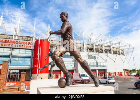 Middlesborough, Großbritannien. Vor kurzem wurde im Riverside Stadium eine Statue zur Erinnerung an die Boro-Legende, George Camsell, offiziell enthüllt. Er ist der allzeit führende Torschütze der Clubs. David Dixon/Alamy Stockfoto