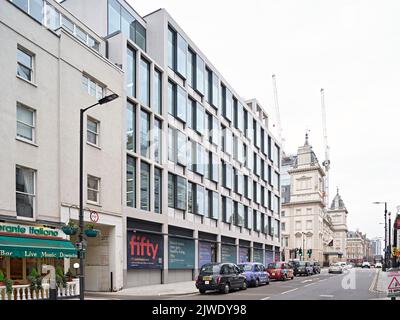 Blick auf die Fassade der Craven Road. 50 Eastbourne Terrace, London, Großbritannien. Architekt: Sheppard Robson, 2021. Stockfoto