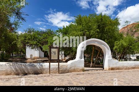 Tor zum Park in Purmamarca, Argentinien Stockfoto