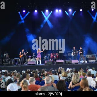 4. September 2022, Portsmouth, Virginia, USA: MEGAN MORONEY bringt am 4. September 2022 ein Land in den Pavillon der Atlantic Union Bank in Portsmouth, Virginia. Foto.Â© Jeff Moore (Kreditbild: © Jeff Moore/ZUMA Press Wire) Stockfoto