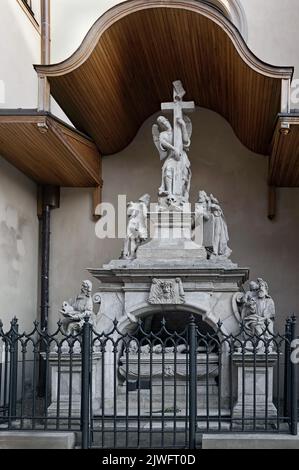 Skulpturale Komposition das leere Grab der Kathedrale Basilika Mariä Himmelfahrt (die lateinische Kathedrale) in Lviv, Ukraine Stockfoto