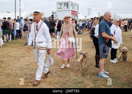 Die Moreton-in-Marsh Agricultural Show findet in Gloustenshire statt. Die Moreton Show wurde erstmals im Jahr 1949 auf dem gleichen Gelände abgehalten, auf dem sie seitdem steht - Teil des Batsford Estate - obwohl sie im Laufe der Jahre viel erweitert wurde. Ihr zugrundeliegender Zweck ist es, den Standard der Landwirtschaft und des landwirtschaftlichen Handwerks vor Ort zu verbessern. Stockfoto