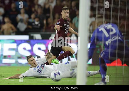 Salerno, Italien. 05. September 2022. Krzysztof Piątek of IS Salernitana während des Fußballspiels der Serie A zwischen US Salernitana und dem FC Empoli im Arechi-Stadion in Salerno (Italien), 05.. September 2022. Foto Cesare Purini/Insidefoto Kredit: Insidefoto di andrea staccioli/Alamy Live News Stockfoto