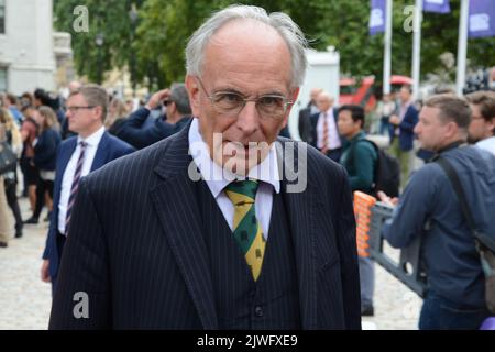 Das Tory Leadership Race kommt an den Kopf und Abgeordnete und Parteimitglieder versammeln sich am 5.. September 2022 im QEII Center in Westminster, um das Ergebnis zu hören. Stockfoto