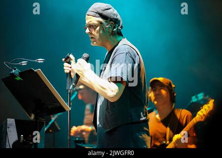 Verona, Italien. 5.. September 2022. Die italienische Sängerin Samuele Bersani tritt während ihrer Live-Konzerte in Verona, Teatro Romano für ihre Cinema Samuele-Tour 2022 auf.Quelle: Roberto Tommasini/Alamy Live News Stockfoto