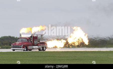 Cleveland, Usa. 05. September 2022. Der Hot Streak II Jet Truck tritt am Montag, den 5. September 2022, auf der Cleveland National Air Show in Cleveland, Ohio, auf. Foto von Aaron Josefczyk/UPI Credit: UPI/Alamy Live News Stockfoto