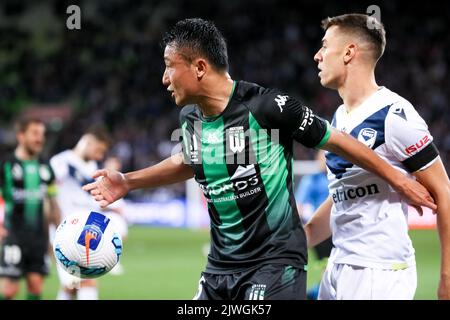 MELBOURNE, AUSTRALIEN - 17. MAI: Tomoki Imai von Western Unite kontrolliert den Ball während des Halbfinalmatches Der A-League zwischen Western United und Melbourne Victory im AAMI Park am 17. Mai 2022 in Melbourne, Australien. Kredit: Dave Hewison Stockfoto