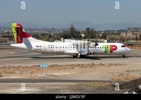 Malaga, Spanien. 21. August 2022. Ein TAP Express ATR 72, der für den Rückflug nach Lissabon bereit ist.TAP Express ist ein portugiesischer Markenname für TAP Air Portugal, der kurz- und Mittelstrecken betreibt. (Bild: © Fabrizio Gandolfo/SOPA Images via ZUMA Press Wire) Stockfoto