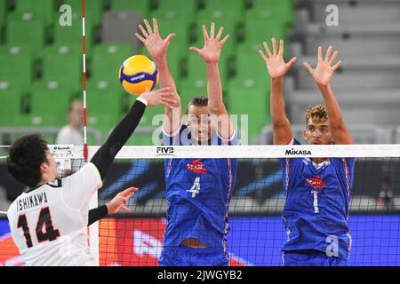 Barthélémy Chinenyeze, Jean Patry (Frankreich); Ran Takahashi (Japan). Volleyball-Weltmeisterschaft 2022. Achtelrunde Stockfoto