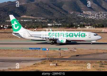 Malaga, Spanien. 21. August 2022. Eine Transavia France Boeing 737-800 rollt zum Abflug vom Flughafen Malaga Costa del Sol. Transavia France ist eine französische Billigfluggesellschaft im Besitz von Air France & Transavia Airlines mit Sitz am Flughafen Paris-Orly. Das Unternehmen teilt sein Corporate Design, seine Website und sein Betriebsmodell mit seiner niederländischen Muttergesellschaft Transavia. (Bild: © Fabrizio Gandolfo/SOPA Images via ZUMA Press Wire) Stockfoto