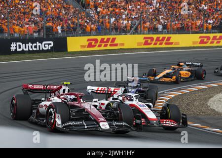 24 ZHOU Guanyu (Chi), Alfa Romeo F1 Team ORLEN C42, Action während der Formel 1 Heineken Dutch Grand Prix 2022, 15. Lauf der FIA Formel 1 Weltmeisterschaft 2022 vom 2. Bis 4. September 2022 auf dem Zandvoort Circuit, in den Niederlanden, Belgien - Foto: Florent Gooden/DPPI/LiveMedia Stockfoto