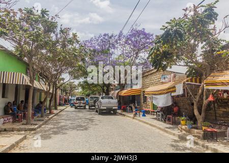 MEKELE, ÄTHIOPIEN - 27. MÄRZ 2019: Blick auf eine Straße im Zentrum von Mekele, Äthiopien. Stockfoto