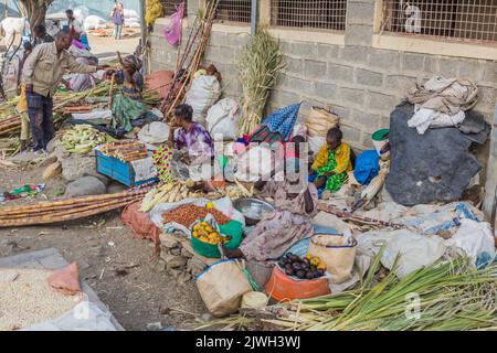 MEKELE, ÄTHIOPIEN - 27. MÄRZ 2019: Straßenmarkt in Mekele, Äthiopien Stockfoto