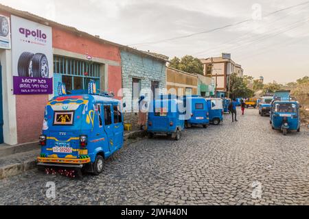 MEKELE, ÄTHIOPIEN - 27. MÄRZ 2019: Tuk Tuks (bajaj) in Mekele, Äthiopien Stockfoto