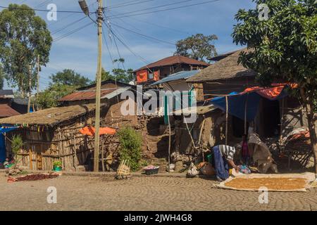 LALIBELA, ÄTHIOPIEN - 29. MÄRZ 2019: Ansicht der Häuser im Dorf Lalibela, Äthiopien Stockfoto