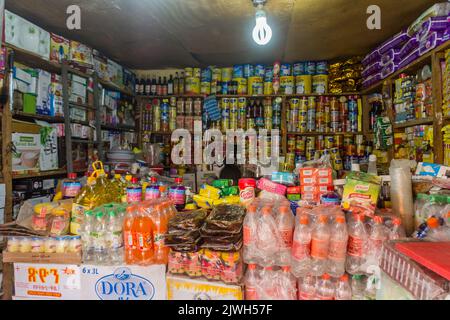 LALIBELA, ÄTHIOPIEN - 29. MÄRZ 2019: Kleines Geschäft in Lalibela, Äthiopien Stockfoto