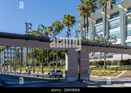 Los Angeles, Ca, USA - 6. Juli 2022: Der Eingang zum Fox Studio in Los Angeles, Kalifornien, USA. Stockfoto