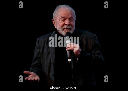 Sao Paulo, Brasilien. 05. September 2022. SP - Sao Paulo - 09/05/2022 - SAO PAULO, LULA, PALACIO DO WORKER - der ehemalige Präsident Lula, Kandidat für die PT bei den Wahlen 2022, nimmt an diesem Montagabend (05) im Palacio do Trabalhador, Liberdade-Viertel, im Zentrum von Sao Paulo, Teil und trifft sich mit Fachleuten der Sozialhilfe. Foto: Suamy Beydoun/AGIF/Sipa USA Quelle: SIPA USA/Alamy Live News Stockfoto
